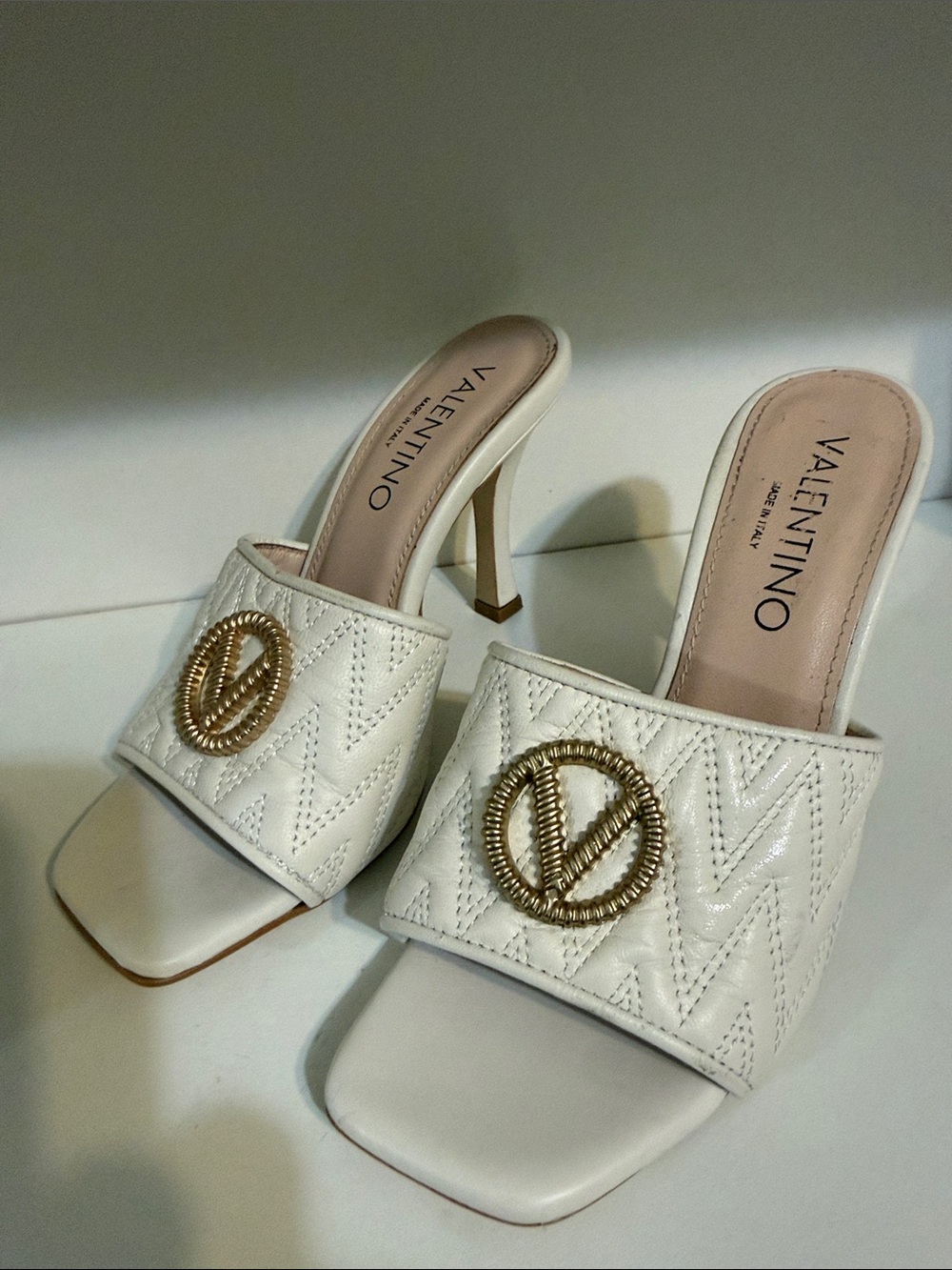 Valentino by Mario Valentino Venere Ivory Quilted Leather Heeled Sandals Size 7 - Picture 14 of 16